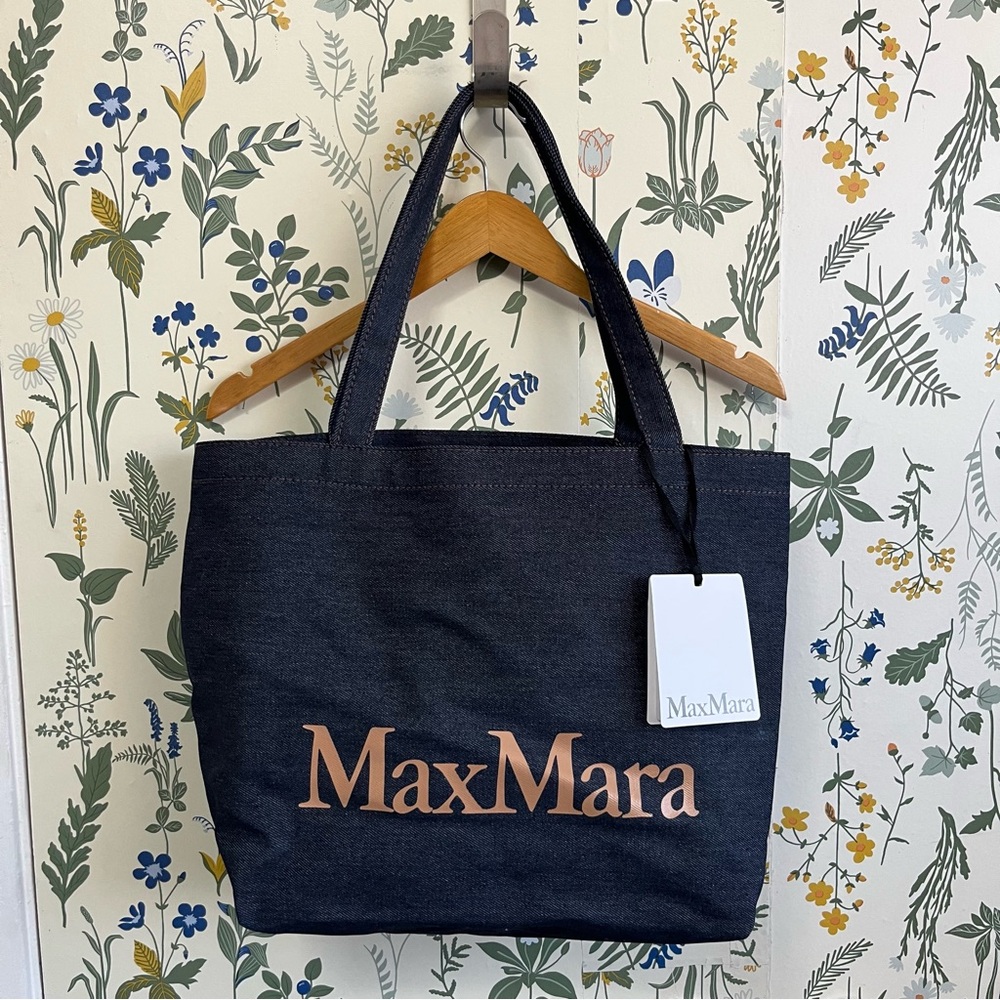 MaxMara Denim Tote Interior Connected
Zipper Sleeve